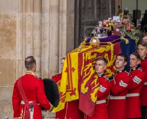 Reino Unido da el último adiós a la reina Isabel II