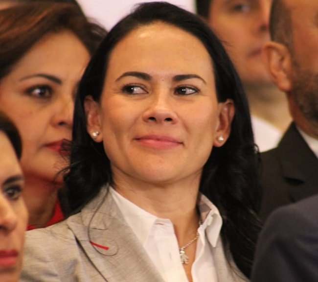 Del Moral reta a Delfina a debatir