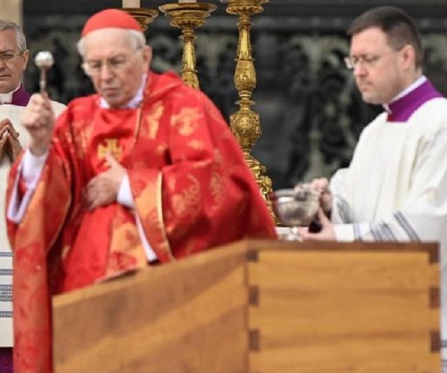 Despiden a Benedicto XVI en la Basílica de San Pedro