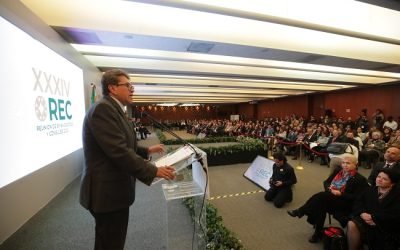 Plantea Monreal decálogo para ser buen servidor público