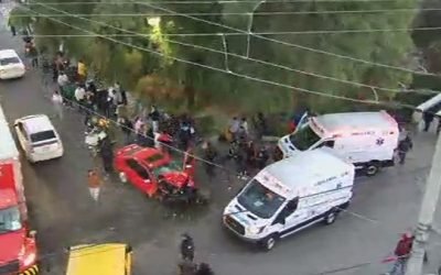 35 PERSONAS LESIONADAS Y TRES FALLECIDAS POR ACCIDENTE ENTRE CAMIÓN DE PASAJEROS Y DOS VEHÍCULOS PARTICULARES