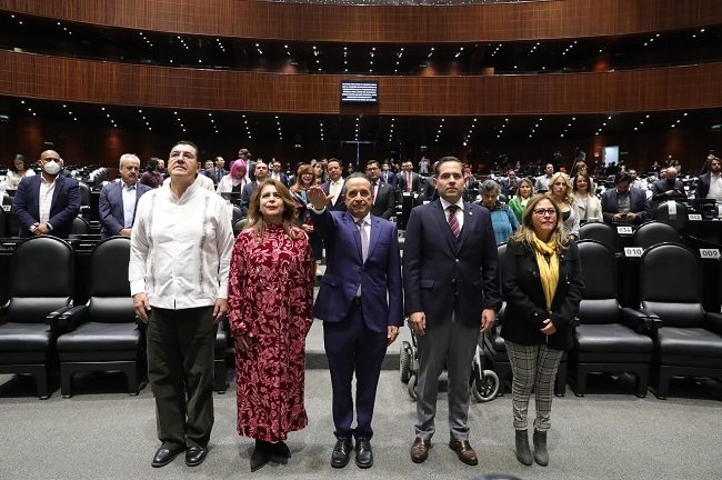 Carlos Manuel Joaquín González rinde protesta como embajador de México en Canadá