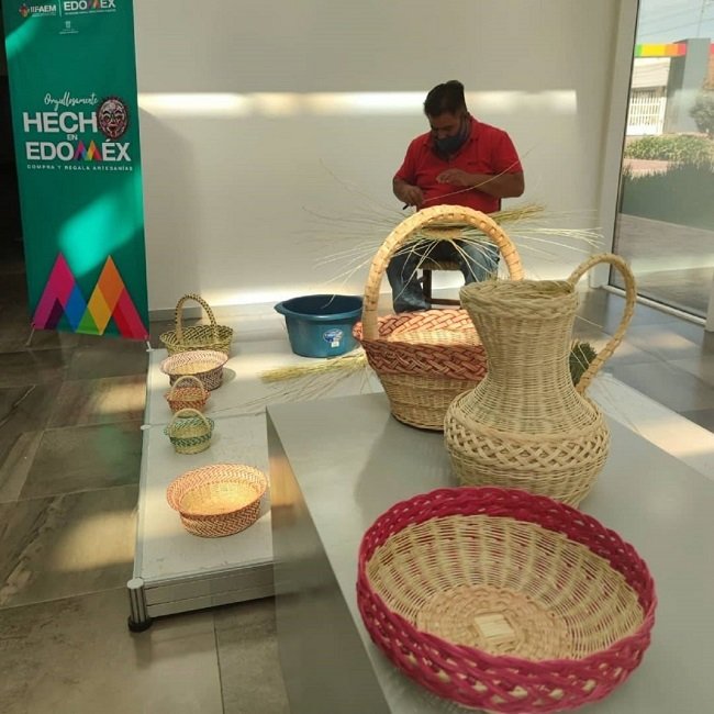 ELABORAN CANASTAS ARTESANALES EN EL EDOMÉX