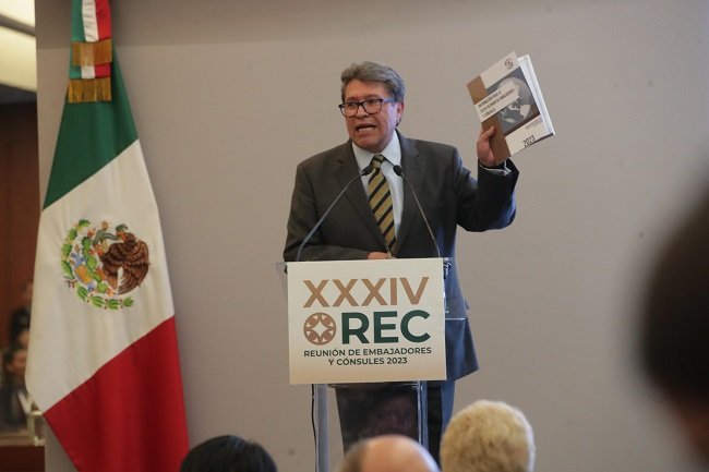 Revisan acciones para enfrentar retos de México en materia de política exterior: Monreal