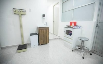 HABRÁ CONSULTORIOS PÚBLICOS EN MERCADOS DE LA CUAUHTÉMOC, CUEVAS, INAUGURA EL PRIMERO DE 18