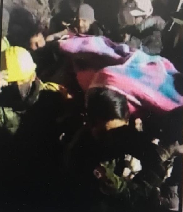 Brigada mexicana rescata a la primera víctima tras el terremoto en Turquía