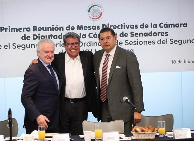 Se compromete Monreal a sacar nombramientos en INAI