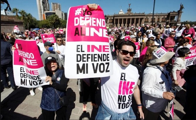 El plan B, antidemocrático, nos arrebatara nuestras libertades y el desarrollo económico del país.