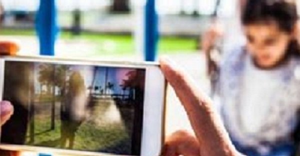 Proponen considerar violación a la intimidad de menores el manejo de su imagen y datos personales en medios digitales