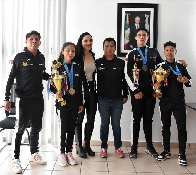 REGRESAN TRIUNFANTES MEXIQUENSES DEL ACROPOLIS INTERNATIONAL WUSHU OPEN TOURNAMENT