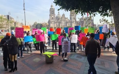 A huevazos protestan en el Ayuntamiento contra falsas acusaciones de Sheinbaum