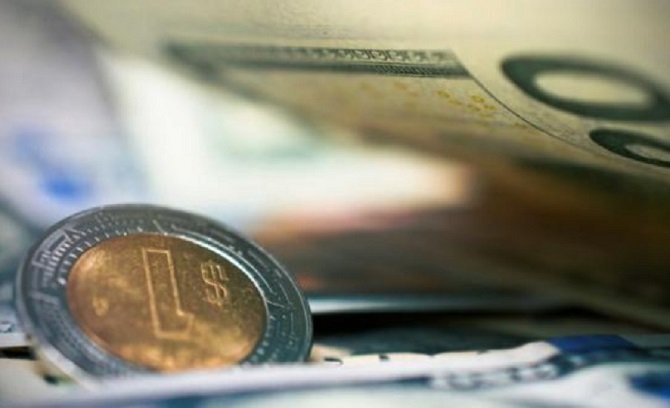 Evitar caer en la ilusión de un peso “fortachón” y aprender a administrar la riqueza