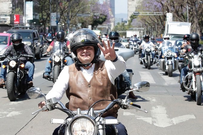 Armenta lleva la delantera en encuesta de Puebla