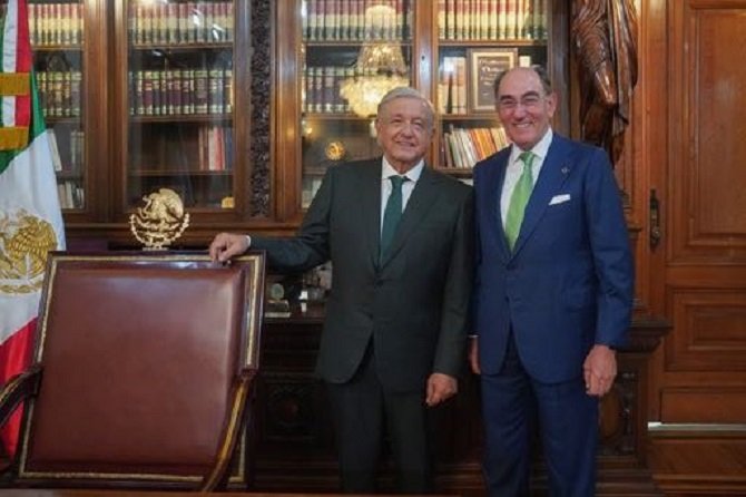 AMLO anuncia compra de plantas de generación de energía eléctrica a Iberdrola; crece patrimonio y autosuficiencia energética