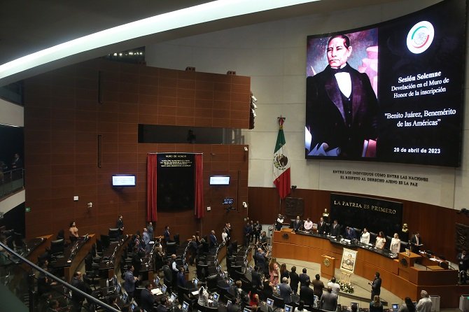 Inscriben en el Muro de Honor del Senado inscripción: “Benito Juárez, Benemérito de las Américas”