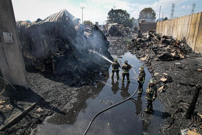 LABORA GOBIERNO CAPITALINO EN SOFOCACIÓN DE INCENDIO EN BODEGAS DE LA CENTRAL DE ABASTO