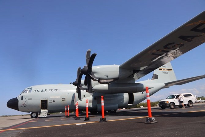 Arriban a México especialistas del CNH/NOAA, a bordo del avión cazahuracanes de EUA