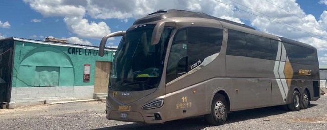 Secuestran, otra vez, a autobús de migrantes: 52 plagiados, incluyendo 2 choferes