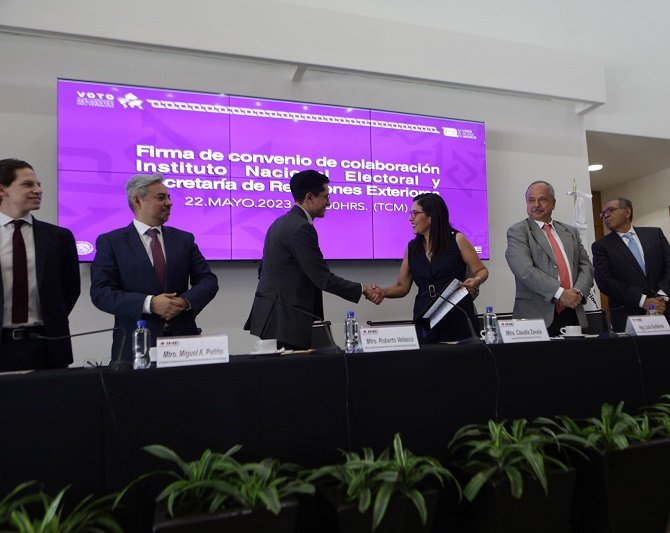 SRE e INE firman convenio para permitir el voto presencial en el extranjero durante los procesos electorales locales 2022-2023