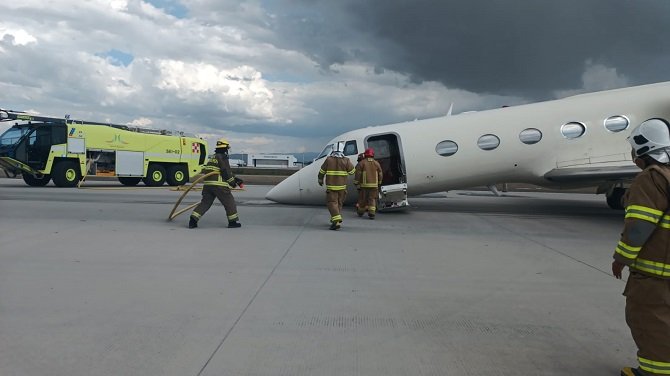 Aeronave Oficial de la Fiscalía General de la República  Aterriza de Emergencia en el AIFA