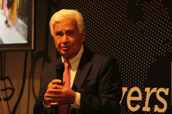 Propone Demetrio Sodi “quitarle la chequera al presidente”