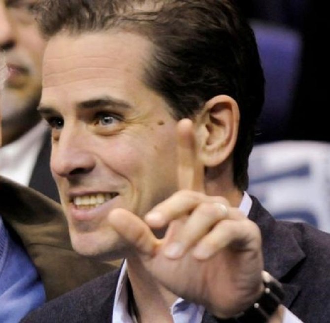 Hijo de Biden se declara culpable de evasión y porte ilegal de armas