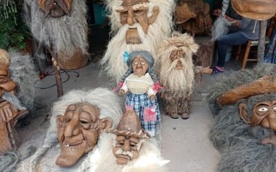 ELABORAN MÁSCARAS DE XITAS PARA CELEBRAR CORPUS CRISTI