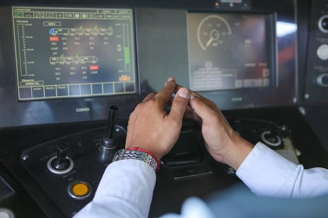 Hacen pruebas estáticas de carga en el tramo elevado de la Línea 12 del STC Metro
