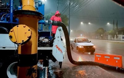 ATIENDE CAEM CON PERSONAL Y MAQUINARIA AFECTACIONES POR LLUVIA EN CHALCO Y VALLE DE CHALCO