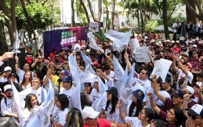 ¡No están solos!, dice Ricardo Monreal a jóvenes de la Ciudad de México