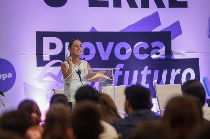 Asegura Sheinbaum que siempre va a defender la educación