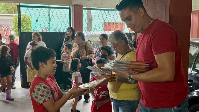 CIUDADANO REGALA DE SU BOLSILLO 600 KITS DE ÚTILES ESCOLARES