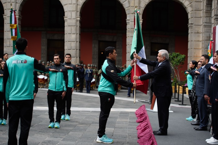 Presidente abandera a delegación que representará a México en Juegos Panamericanos de Santiago de Chile 2023