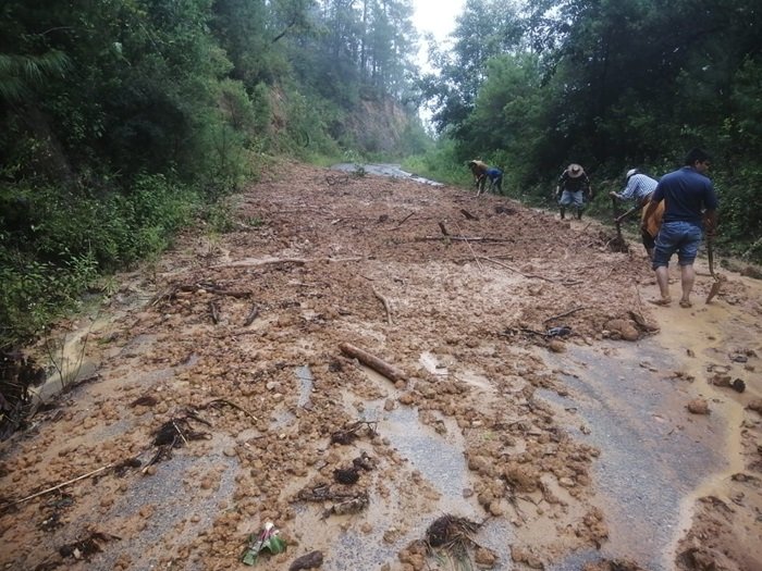 DESPLEGÓ SICT PERSONAL Y EQUIPO PARA ATENDER AFECTACIONES DE “OTIS” A INFRAESTRUCTURA CARRETERA EN GUERRERO
