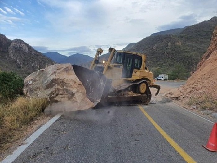Implementó SICT acciones inmediatas ante incidencias en carreteras de Oaxaca por sismo de este viernes
