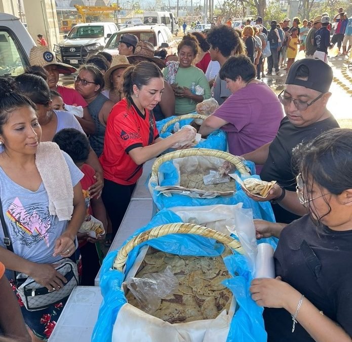 Apoya diputada Dulce Silva con alimentos a familias damnificadas de Acapulco