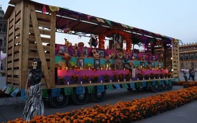 Inauguran ofrenda monumental en el zócalo de la CDMX en memoria de Pancho Villa