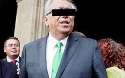 Vinculan a proceso a Ramón Sosamontes por el delito de uso de atribuciones y facultades