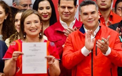 ENTREGA XÓCHITL GÁLVEZ EN EL PRI SU CARTA DE ASPIRACIÓN A LA PRECANDIDATURA A LA PRESIDENCIA