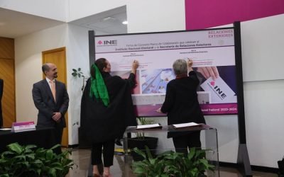Refuerzan INE y SRE colaboración para garantizar voto de las y los mexicanos en el exterior en 2024