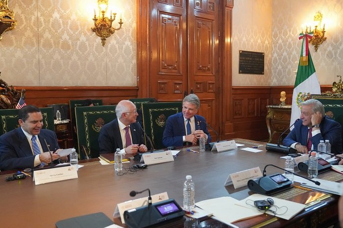 Mejorar puentes entre México y EU, llama legislador tras reunión con AMLO