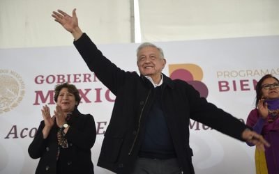 Anuncia iniciativas de reforma en beneficio de trabajadores; garantizarán aumentos anuales al salario mínimo y pensiones completas