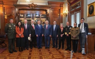 Presidente dialoga con congresistas republicanos y demócrata en Palacio Nacional