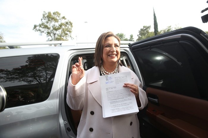 Denuncia Xóchitl Gálvez a Claudia Sheinbaum ante el INE