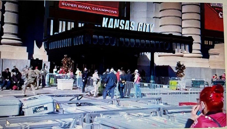 Un muerto y 21 heridos tras tiroteo en desfile de Supertazón en Kansas City