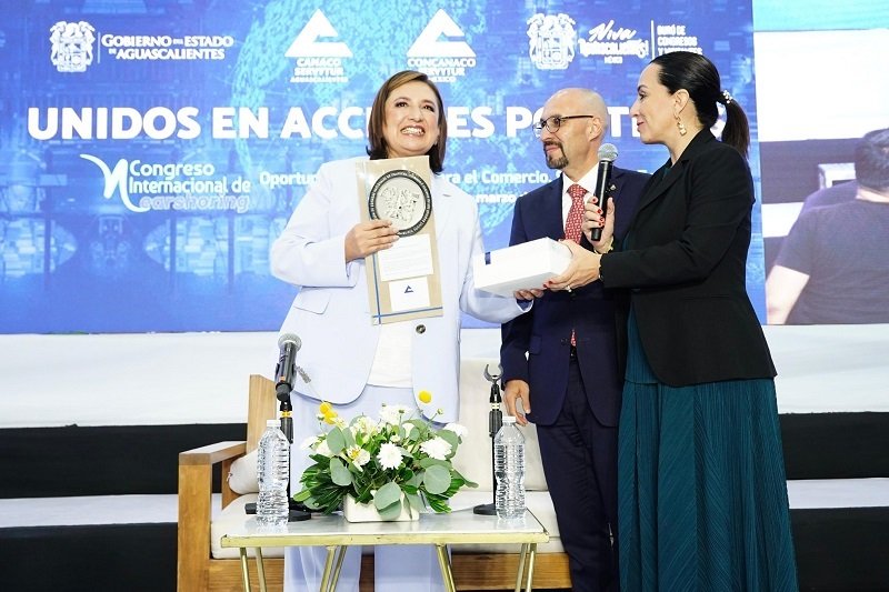 “No he autorizado un nuevo aeropuerto”, revira Xóchitl Gálvez a Sheinbaum