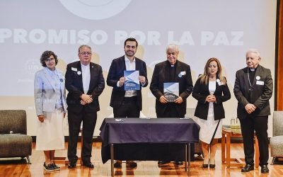 Álvarez Máynez firma  Compromiso por la Paz de la CEM