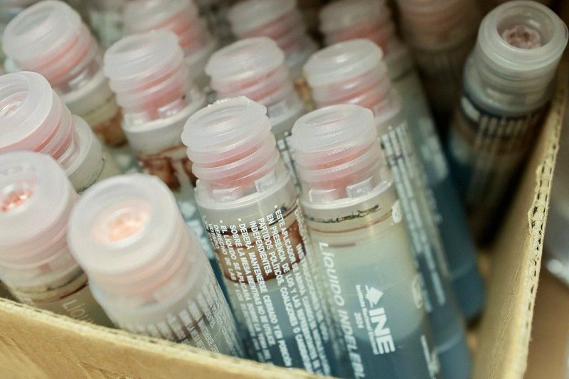 Entrega IPN primer lote de tinta indeleble al INE para elecciones de junio próximo
