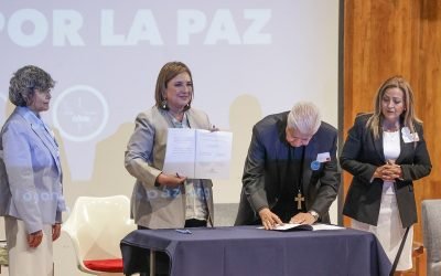 Firma Xóchitl Gálvez Compromiso Nacional por la Paz