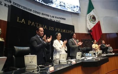 Comisión Permanente dedicó minuto de aplausos en reconocimiento a maestras y maestros del país